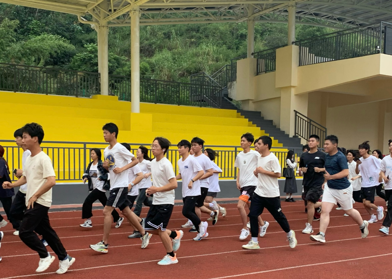屏幕截图 2024-03-22 160344.png 屏幕截图 2024-03-22 160344.png